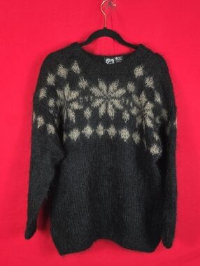 ALVA KNIT Nordic Wool Sweater Iceland Unisex Black